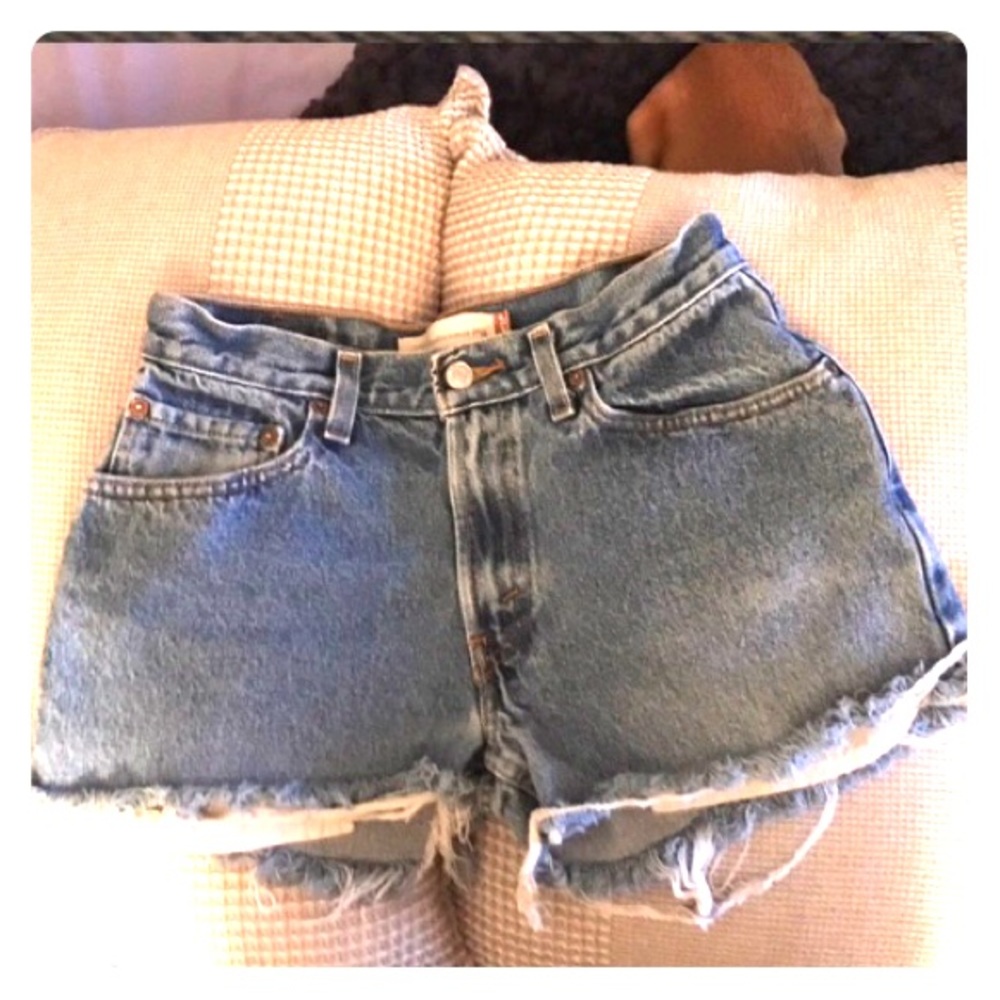 Mom Jean style, Levi cut off shorts. High waisted.